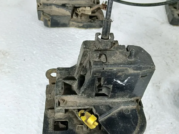 Замок дверей ПЛ ПП ЗЛ ЗП Renault Scenic 1 (4) 1